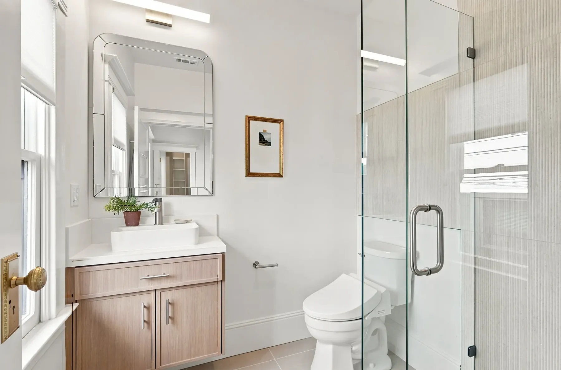 A downtown Craftsman, brought back: bathroom work in Downtown Sacramento